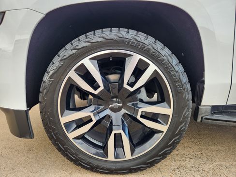 Used 2018 Chevrolet Tahoe LT image 11