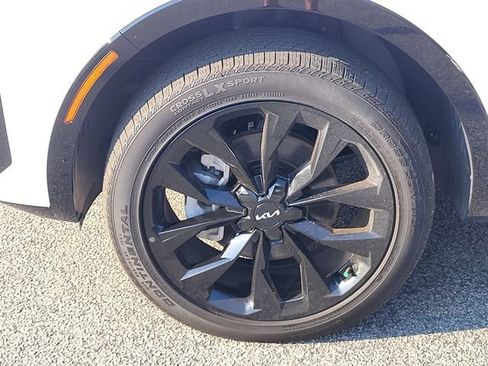 Certified 2023 Kia Sorento SX AWD/4WD image 9