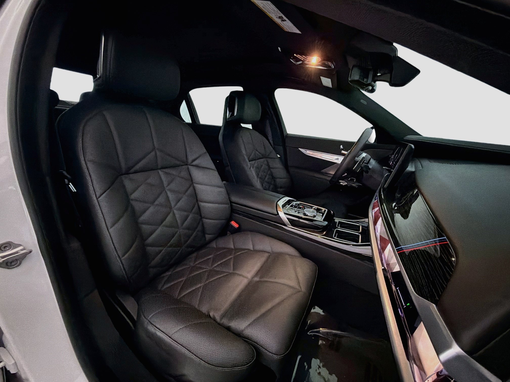 Used 2023 BMW 740i RWD image 15