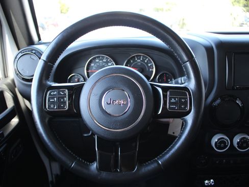 Used 2017 Jeep Wrangler Unlimited Sahara AWD/4WD image 24