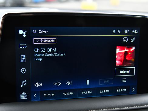 Used 2023 Chevrolet Suburban Premier image 23