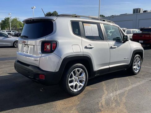 Used 2017 Jeep Renegade Latitude image 7