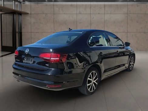 Used 2017 Volkswagen Jetta SE image 7