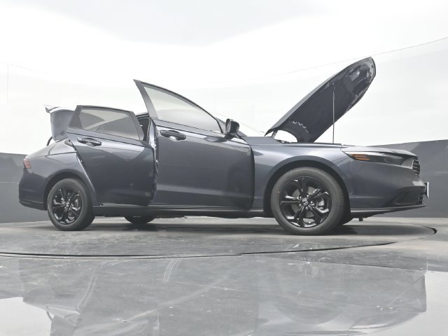 Used 2025 Honda Accord SE image 48