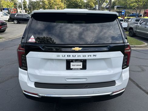 New 2025 Chevrolet Suburban LS image 6