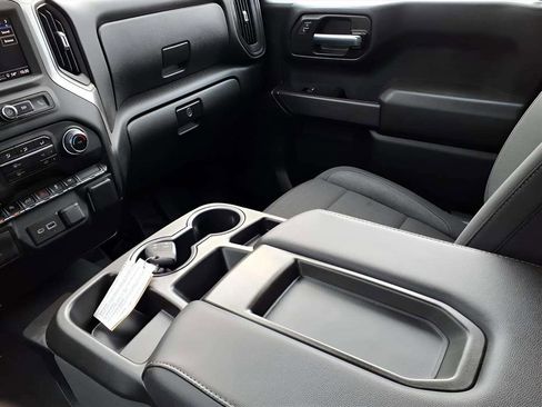 Used 2024 Chevrolet Silverado 1500 Custom image 12