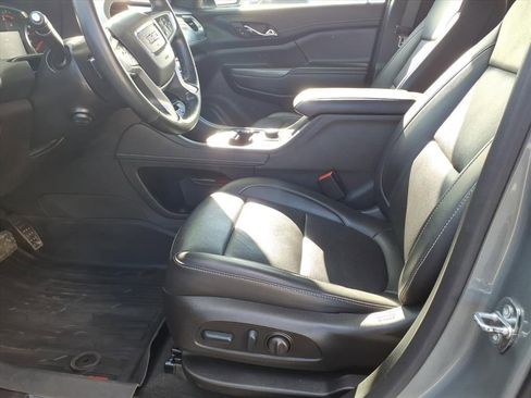 Used 2023 GMC Acadia SLT w/ Elevation Edition image 15