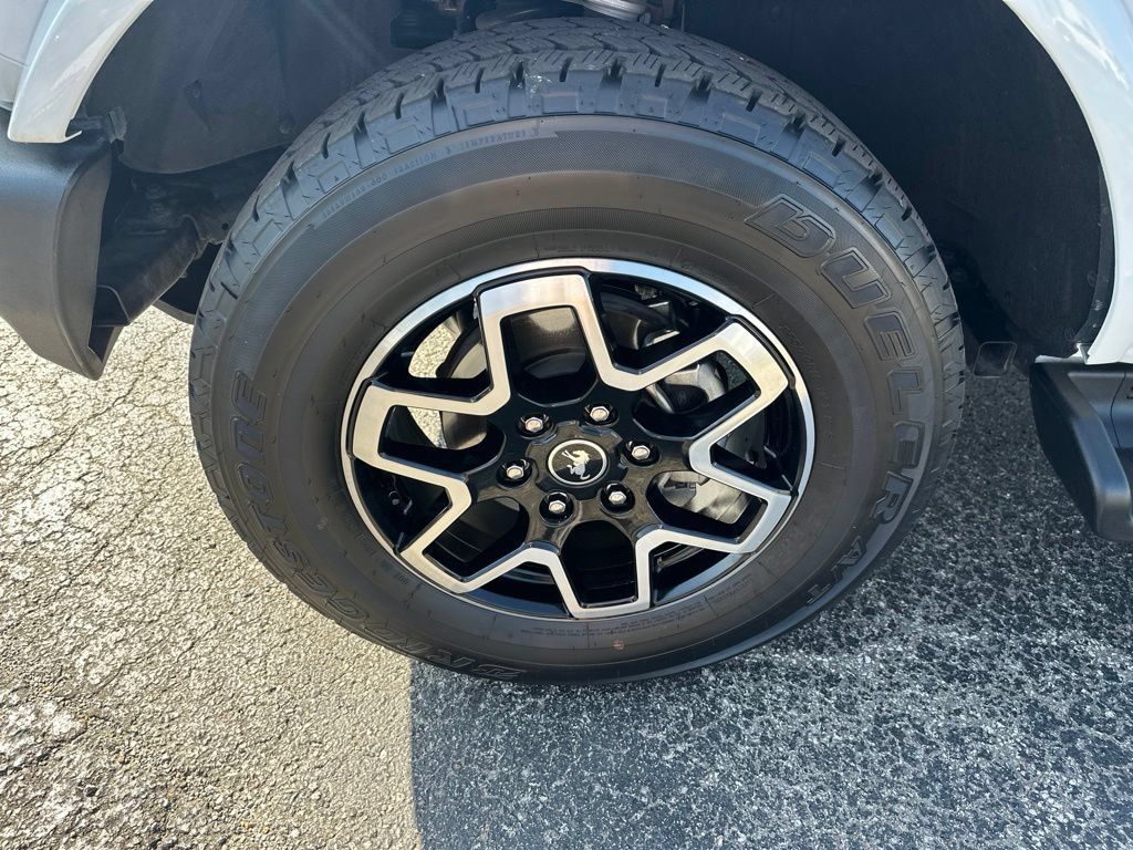 Used 2025 Ford Bronco Outer Banks AWD/4WD image 9