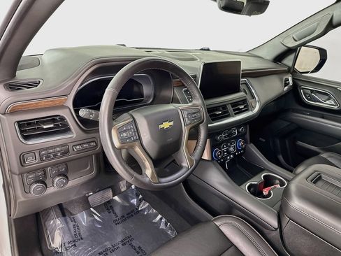 Used 2023 Chevrolet Suburban High Country AWD/4WD image 9