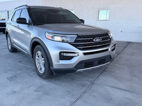 Used 2022 Ford Explorer XLT w/ Equipment Group 202A image 1