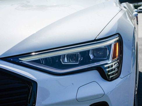 Used 2022 Audi e-tron Prestige w/ Prestige Package image 7