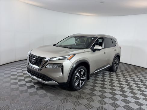 Certified 2023 Nissan Rogue Platinum w/ Platinum Premium Package AWD/4WD image 2