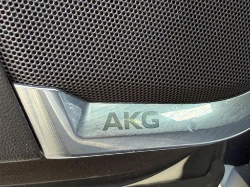 Used 2023 Cadillac Escalade Premium Luxury image 27