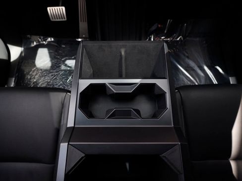 Used 2024 Tesla Cybertruck AWD Crew Cab image 20