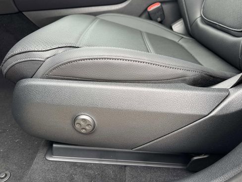 New 2026 Mercedes-Benz GLC 300 GLC 300 image 9