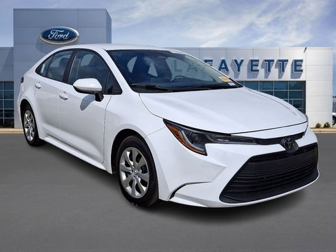 Used 2024 Toyota Corolla LE image 1