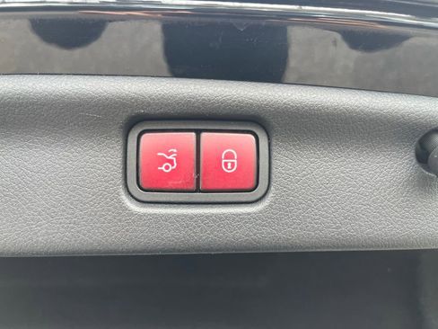 Used 2022 Mercedes-Benz C 300 Sedan image 27