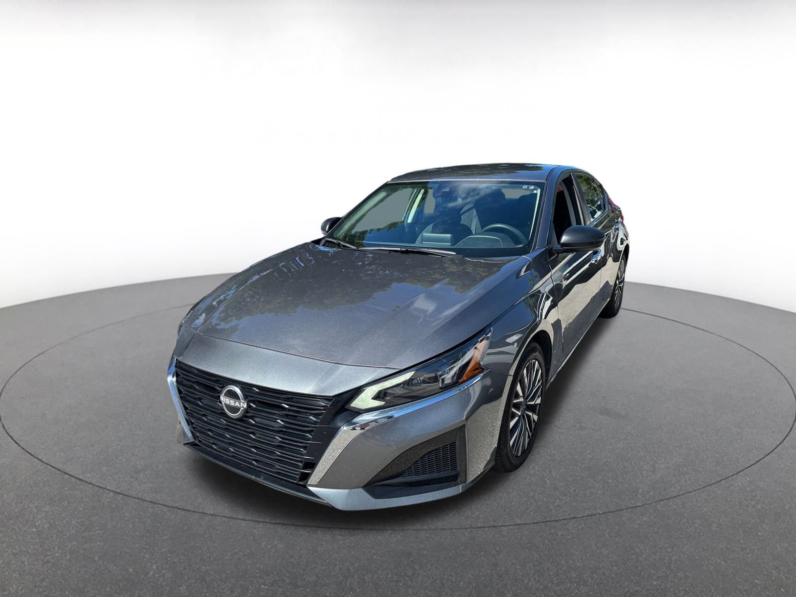 Used 2025 Nissan Altima 2.5 SV FWD image 6
