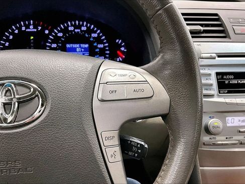 Used 2011 Toyota Camry XLE w/ XLE Extra-Value Pkg #2 image 25