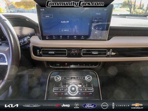 Certified 2022 Lincoln Nautilus Reserve w/ Equipment Group 202A image 16