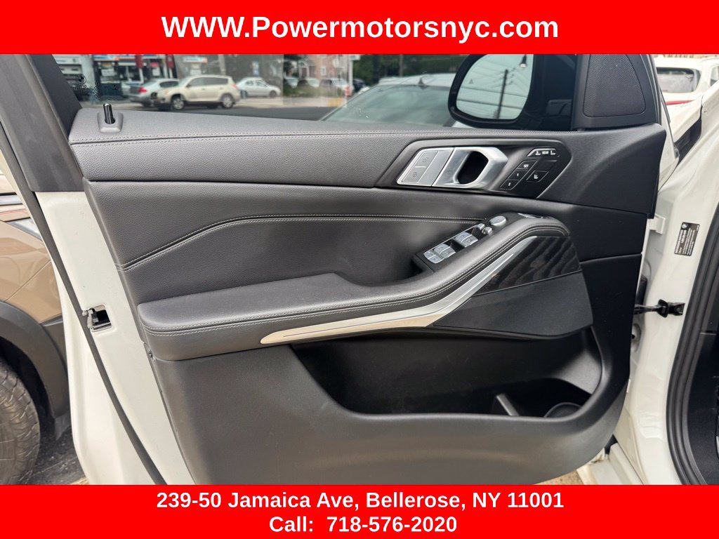 Used 2022 BMW X7 xDrive40i w/ Premium Package AWD/4WD image 22