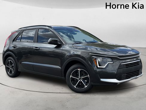 New 2025 Kia Niro LX image 2