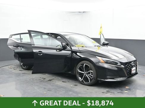 Used 2024 Nissan Altima 2.5 SR FWD image 55