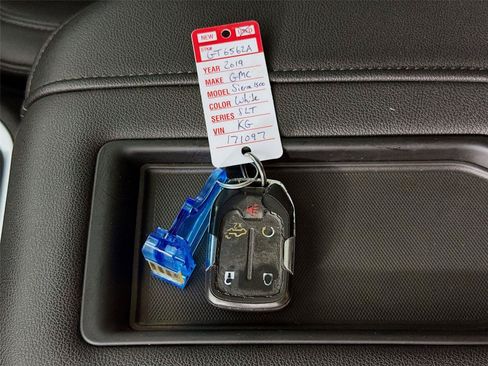 Used 2019 GMC Sierra 1500 SLT w/ SLT Premium Package AWD/4WD image 4