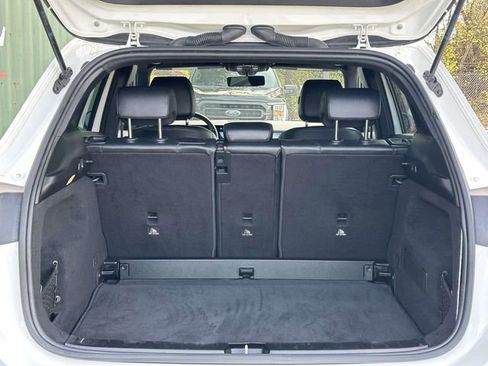 Used 2022 Mercedes-Benz GLA 250 4MATIC w/ Premium Package Lite image 11