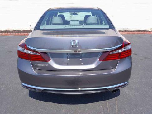 Used 2017 Honda Accord LX image 7