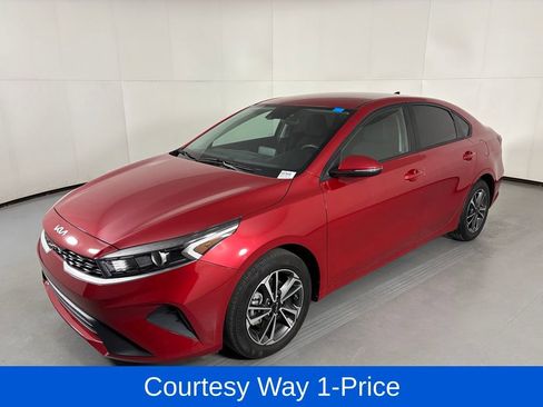 Used 2024 Kia Forte LXS w/ LXS Technology Package FWD image 5