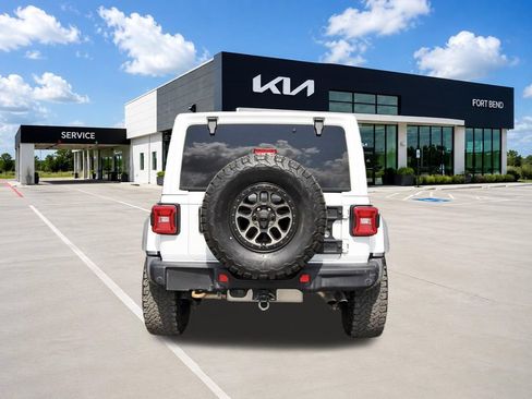 Used 2022 Jeep Wrangler Unlimited Rubicon w/ Xtreme Recon 35" Tire Package AWD/4WD image 6