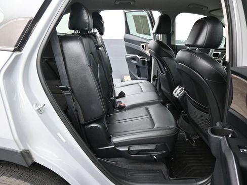 Used 2022 Kia Sorento S AWD/4WD image 3