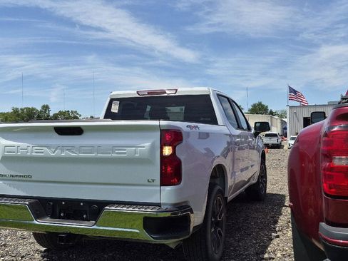 Used 2023 Chevrolet Silverado 1500 LT AWD/4WD image 3