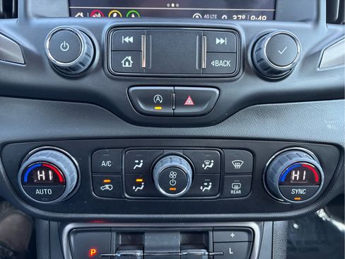 Used 2022 GMC Terrain AT4 w/ Infotainment Package II image 22