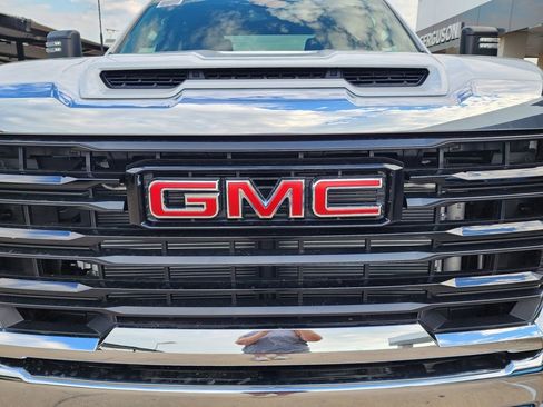 New 2026 GMC Sierra 3500 Pro w/ Convenience Package image 9