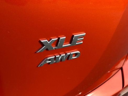 Used 2016 Toyota RAV4 XLE image 17