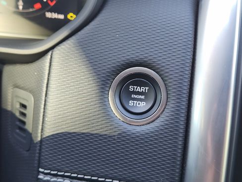 Used 2024 Land Rover Discovery Dynamic SE image 19