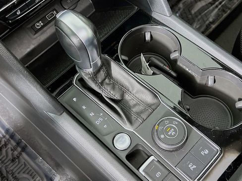 Used 2019 Volkswagen Atlas SEL Premium image 16