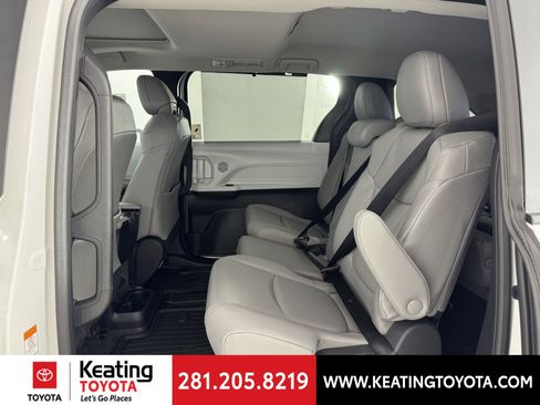 New 2026 Toyota Sienna XLE image 6