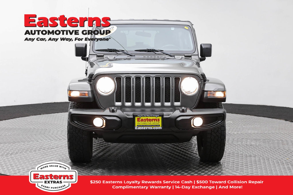 Used 2018 Jeep Wrangler Unlimited Sahara AWD/4WD image 3