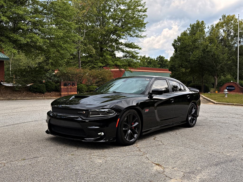 Used 2016 Dodge Charger R/T Scat Pack w/ Beats Audio Group RWD image 1