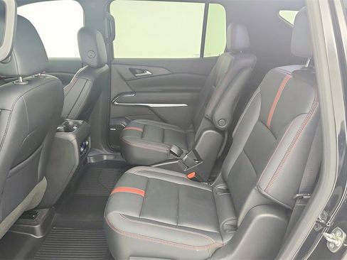 Used 2025 Chevrolet Traverse RS w/ LPO, Floor Liner Package image 28