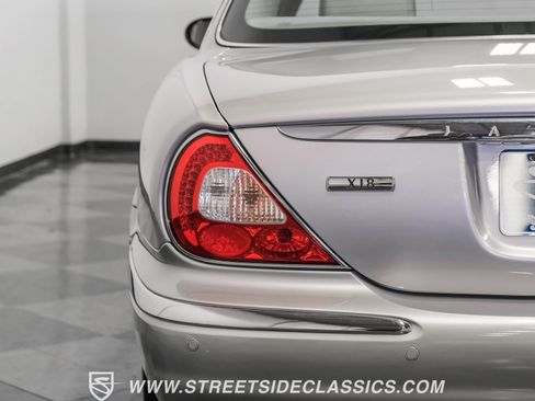 Used 2004 Jaguar XJ8 image 27