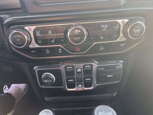 Used 2020 Jeep Wrangler Unlimited Sport image 42