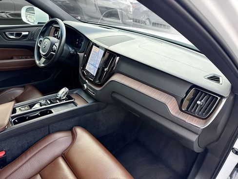 Used 2022 Volvo XC60 B5 Inscription w/ Advanced Package image 33