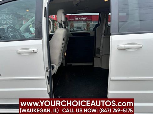 Used 2012 Dodge Grand Caravan SE image 13