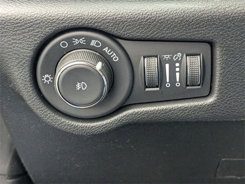 New 2026 Chrysler Pacifica Select image 14