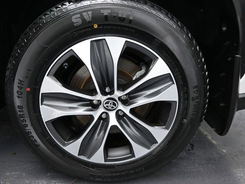 Used 2022 Toyota Highlander XLE image 53