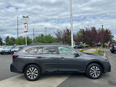 Used 2020 Subaru Outback Premium AWD/4WD image 6